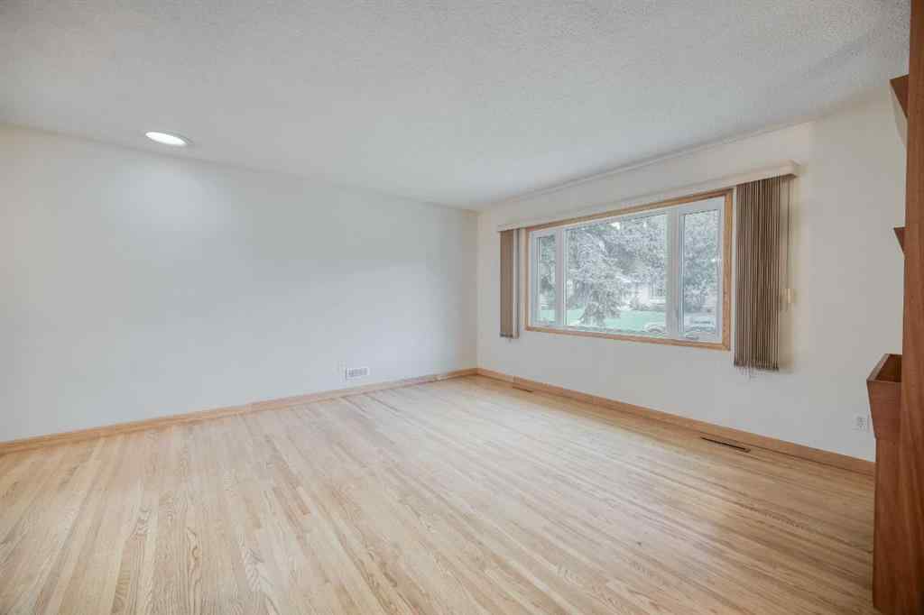 MLS® A2262010 - 3307 Boulton Road NW in Brentwood Calgary, Residential