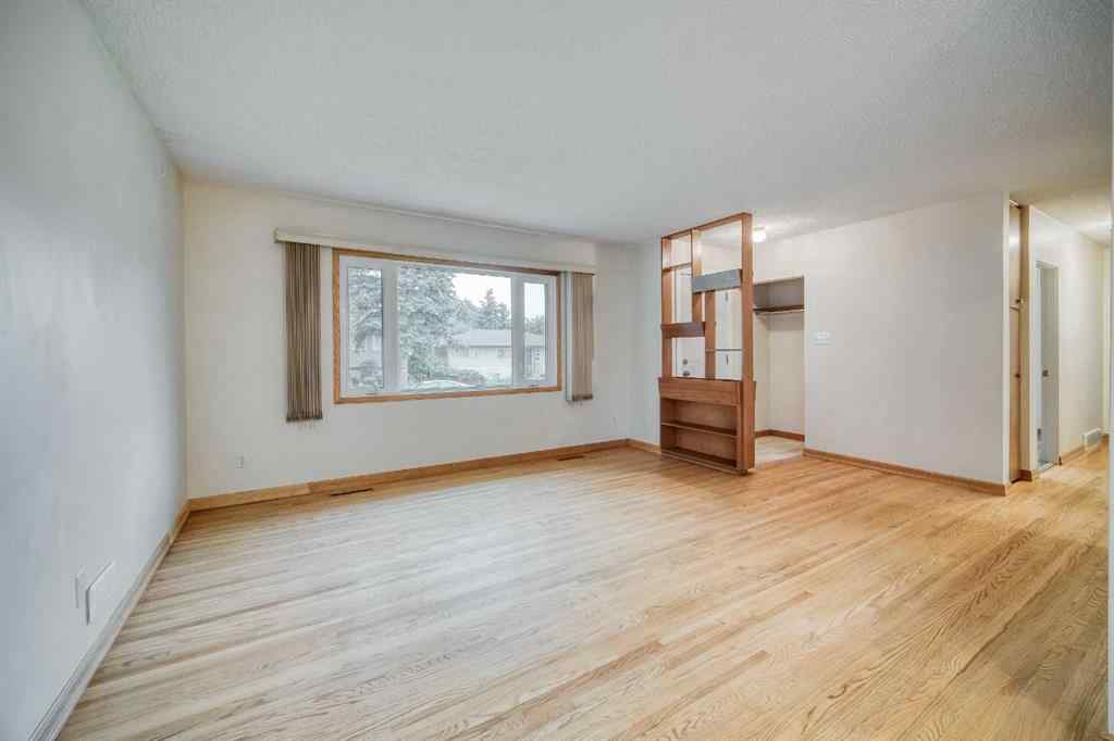 MLS® A2262010 - 3307 Boulton Road NW in Brentwood Calgary, Residential