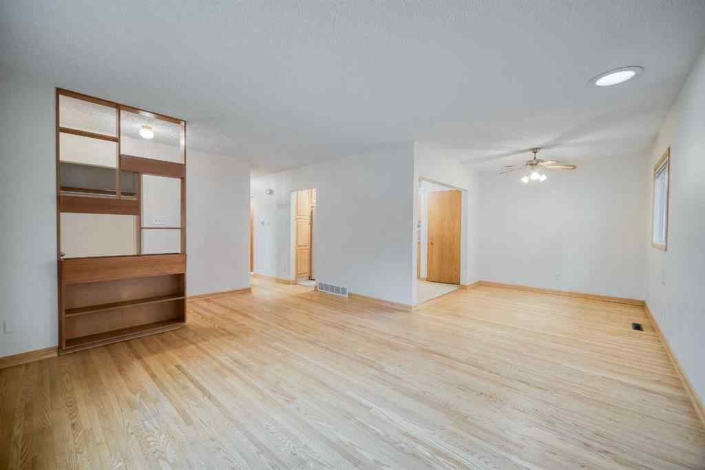 MLS® A2262010 - 3307 Boulton Road NW in Brentwood Calgary, Residential