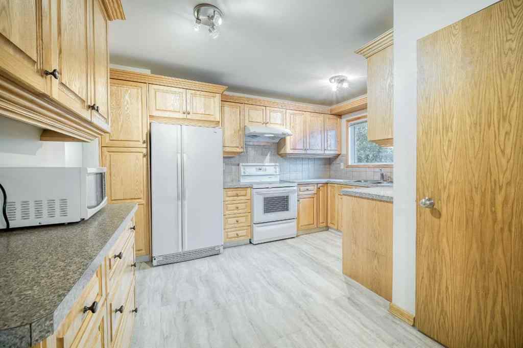 MLS® A2262010 - 3307 Boulton Road NW in Brentwood Calgary, Residential