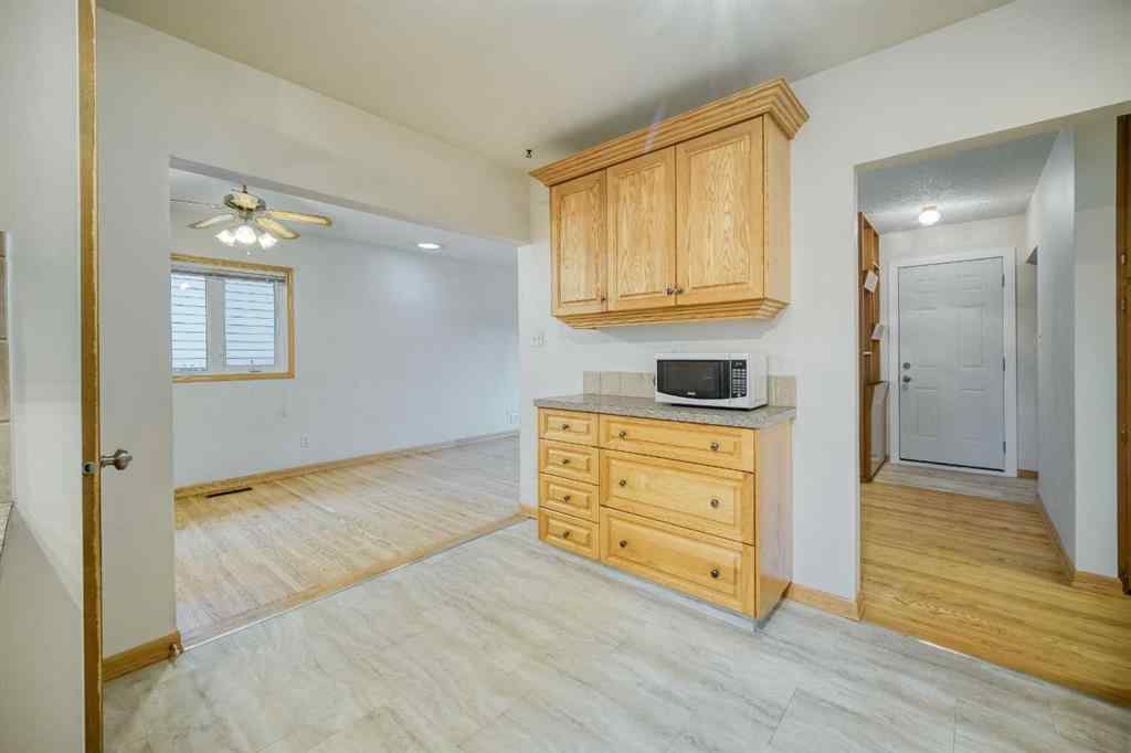 MLS® A2262010 - 3307 Boulton Road NW in Brentwood Calgary, Residential