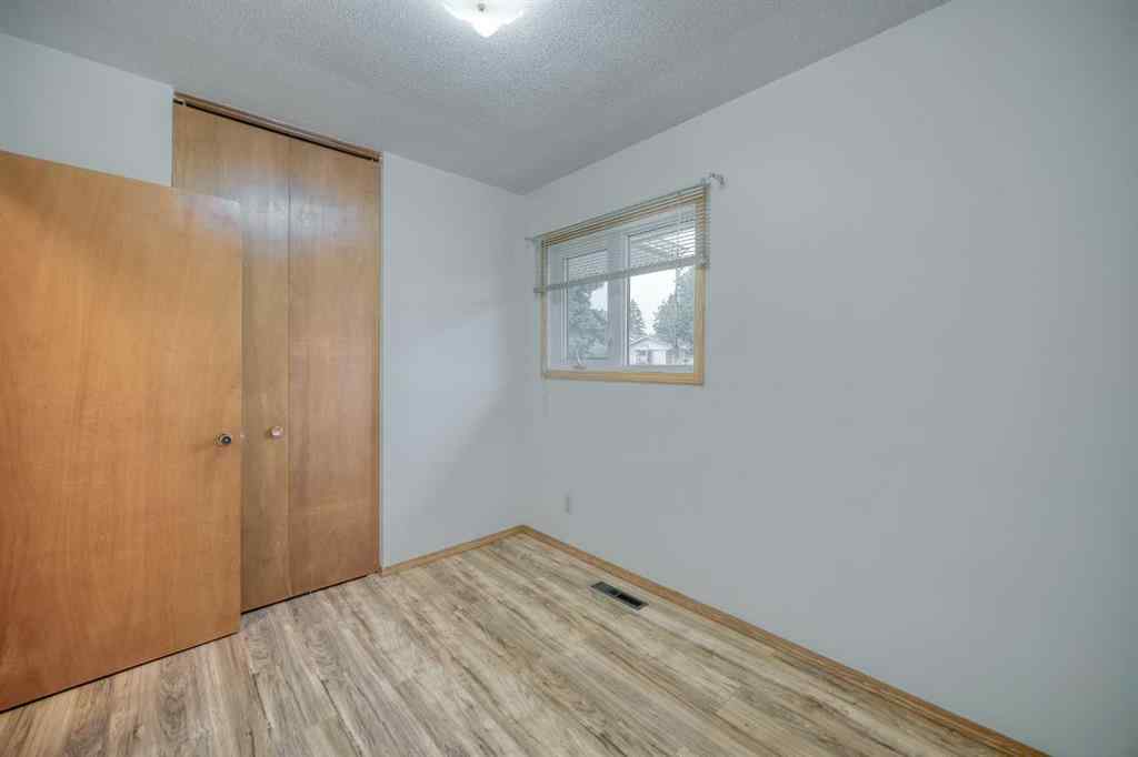 MLS® A2262010 - 3307 Boulton Road NW in Brentwood Calgary, Residential