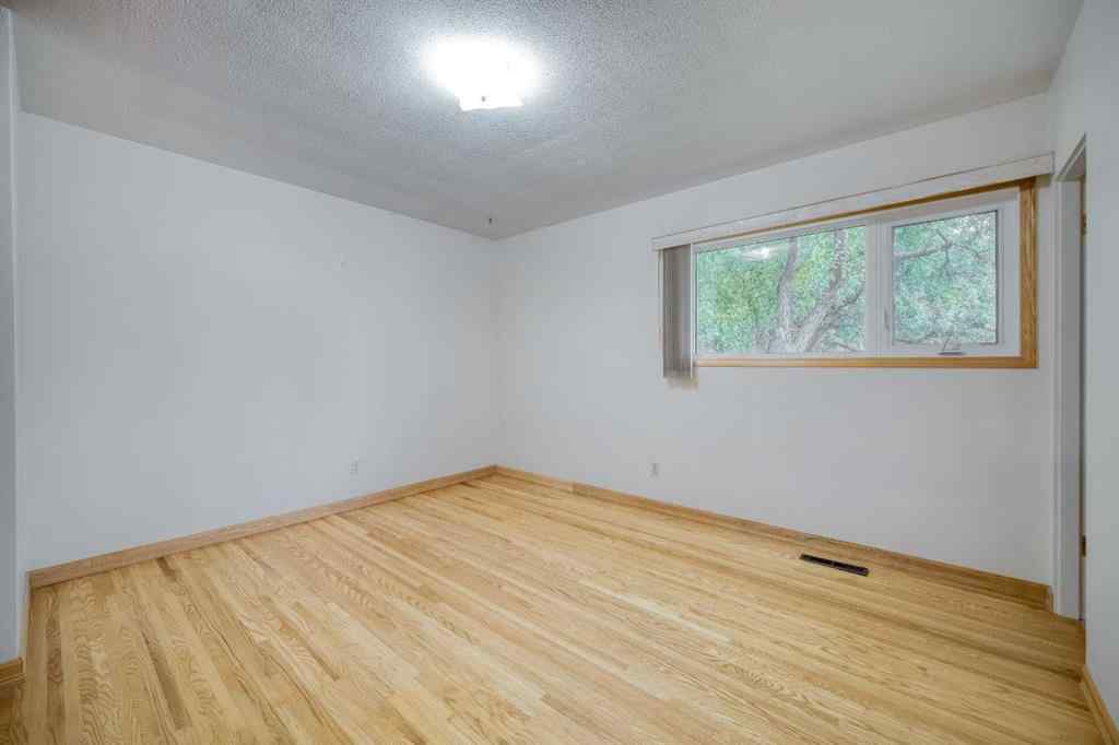 MLS® A2262010 - 3307 Boulton Road NW in Brentwood Calgary, Residential