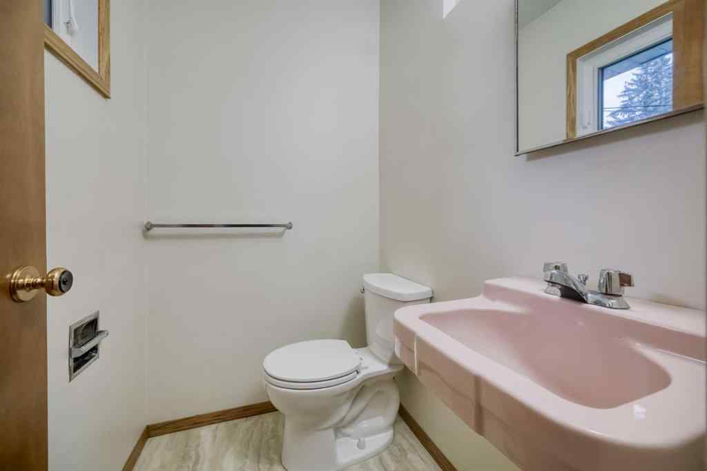 MLS® A2262010 - 3307 Boulton Road NW in Brentwood Calgary, Residential