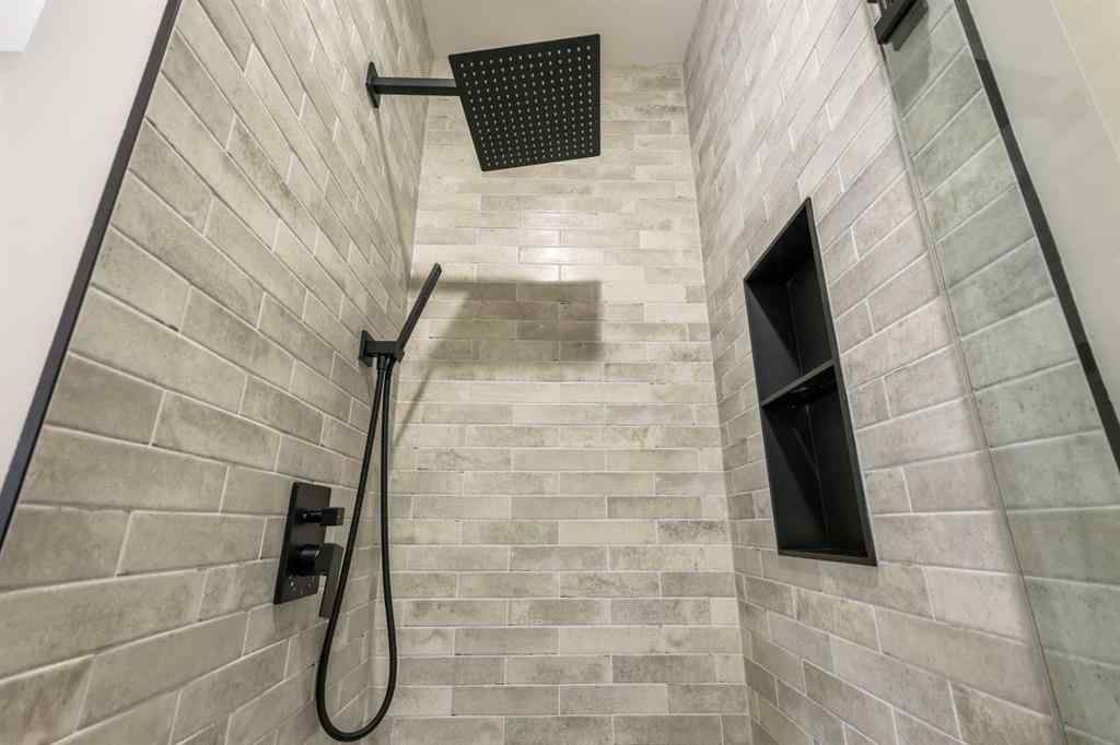 MLS® A2262017 - 240 Cove Road  in The Cove Chestermere, Residential