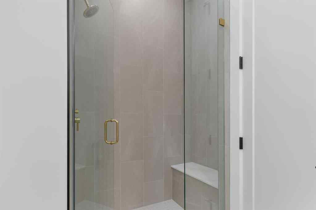 MLS® A2262024 - 2019 6 Avenue NW in West Hillhurst Calgary, Residential