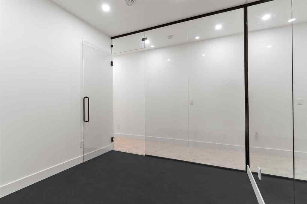 MLS® A2262024 - 2019 6 Avenue NW in West Hillhurst Calgary, Residential