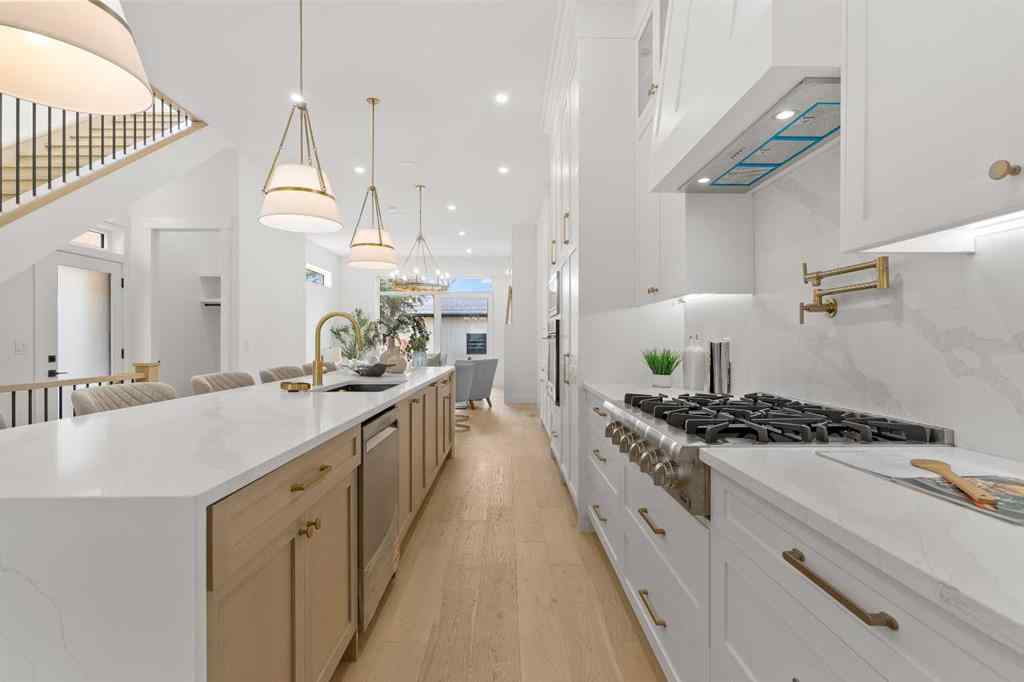 MLS® A2262024 - 2019 6 Avenue NW in West Hillhurst Calgary, Residential