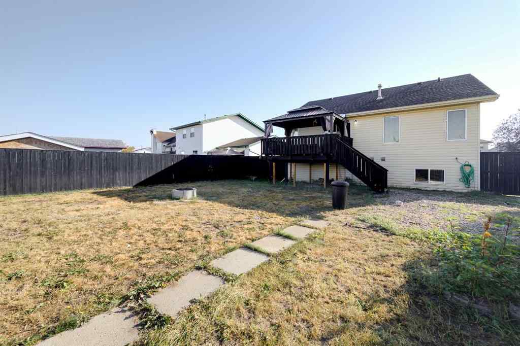 MLS® A2262040 - 44 Parkside Crescent  in Panorama Estates Blackfalds, Residential