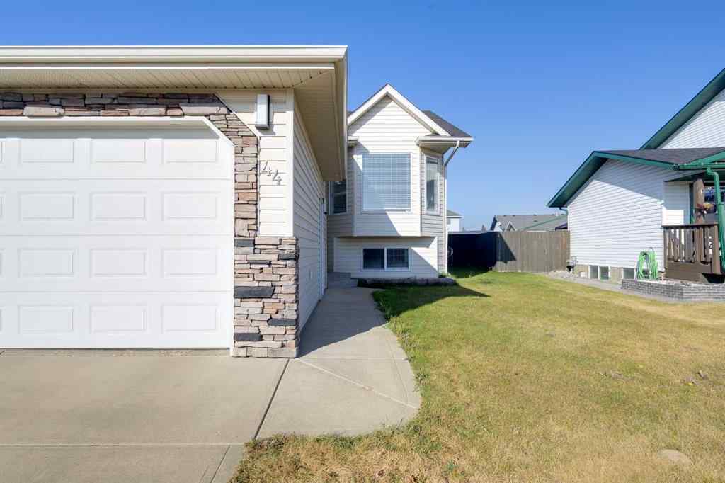MLS® A2262040 - 44 Parkside Crescent  in Panorama Estates Blackfalds, Residential