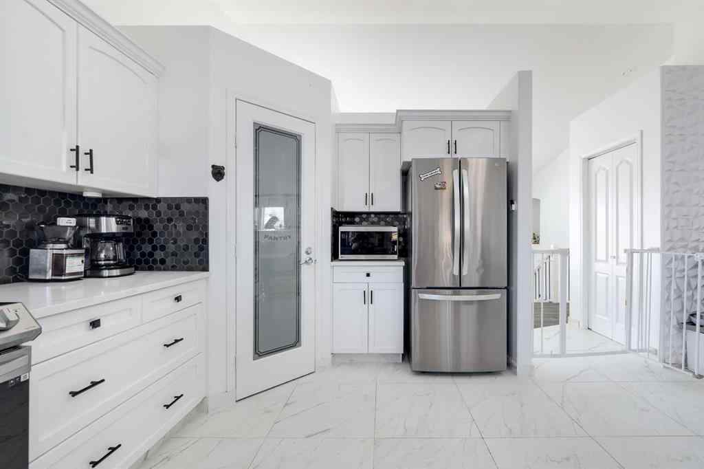 MLS® A2262040 - 44 Parkside Crescent  in Panorama Estates Blackfalds, Residential