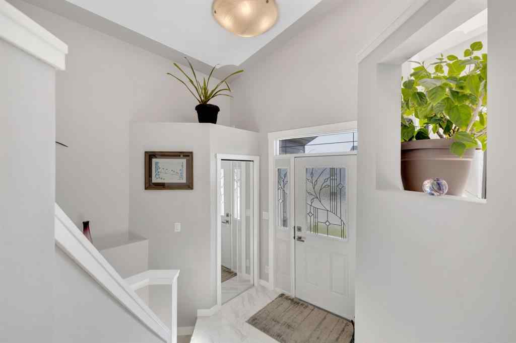 MLS® A2262052 - 82 Hinshaw Drive W in Hewlett Park Sylvan Lake, Residential