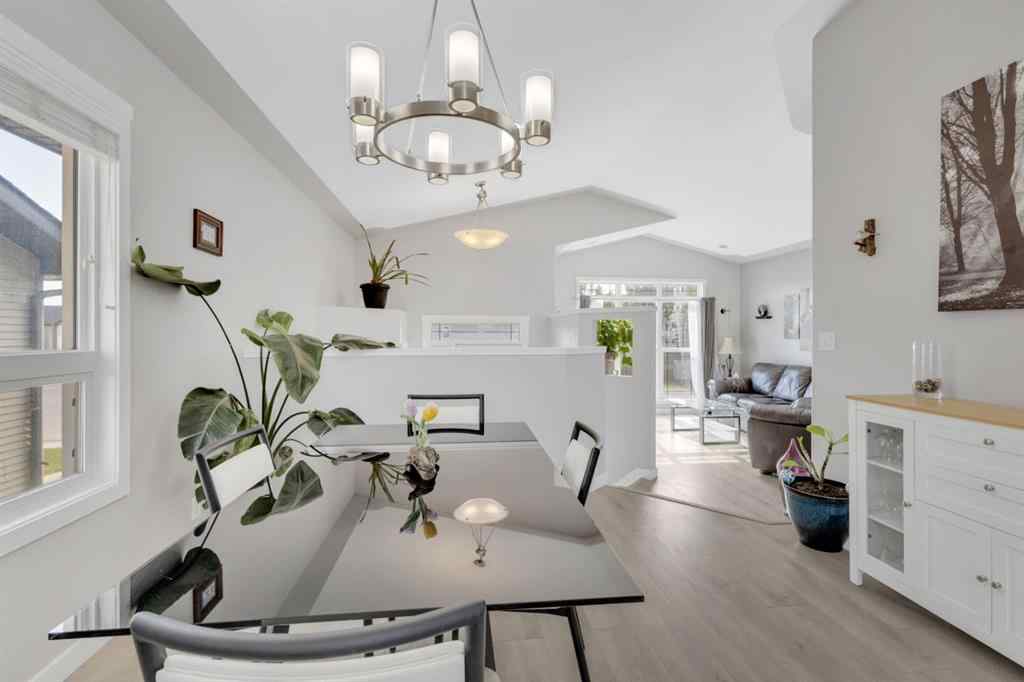 MLS® A2262052 - 82 Hinshaw Drive W in Hewlett Park Sylvan Lake, Residential