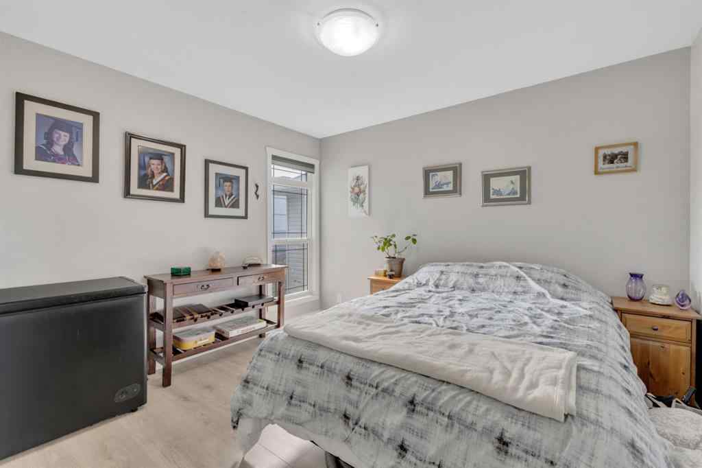 MLS® A2262052 - 82 Hinshaw Drive W in Hewlett Park Sylvan Lake, Residential