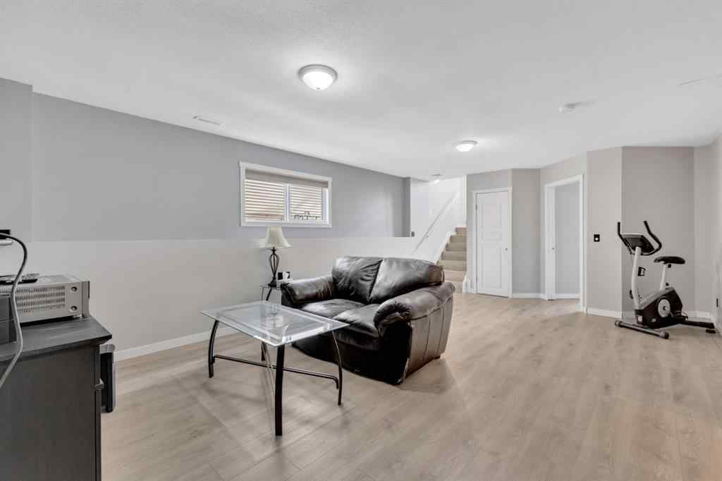 MLS® A2262052 - 82 Hinshaw Drive W in Hewlett Park Sylvan Lake, Residential