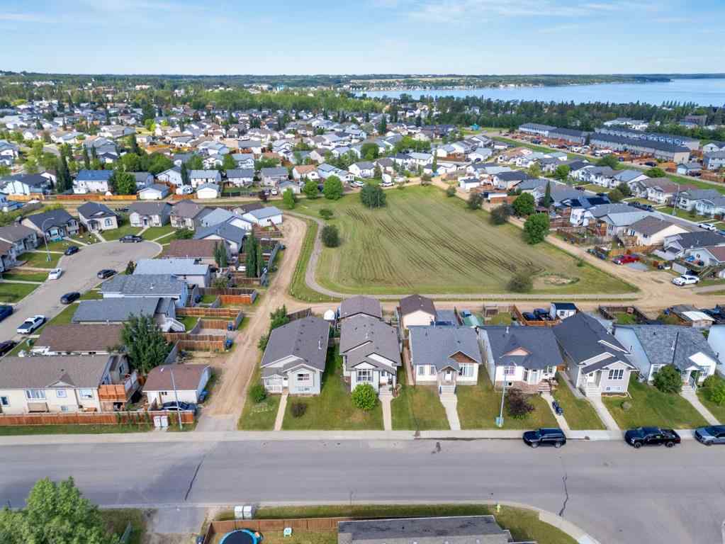 MLS® A2262052 - 82 Hinshaw Drive W in Hewlett Park Sylvan Lake, Residential