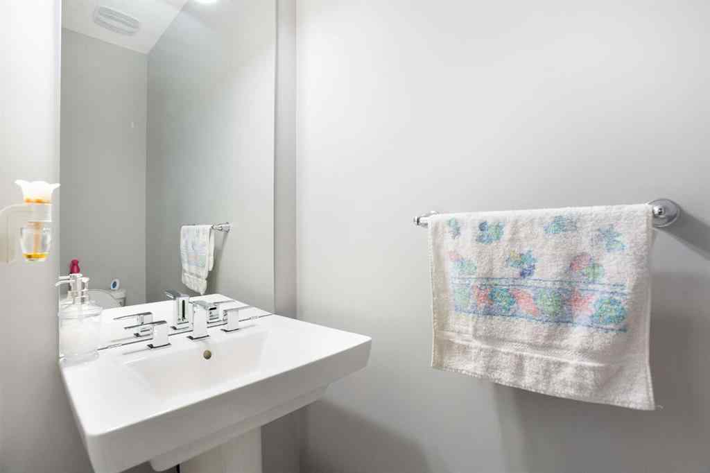 MLS® A2262053 - 158 Osborne Common SW in South Windsong Airdrie, Residential