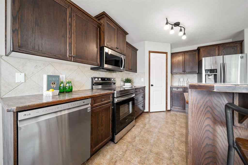 MLS® A2262055 - 668 Lancaster Drive  in Lonsdale Red Deer, Residential