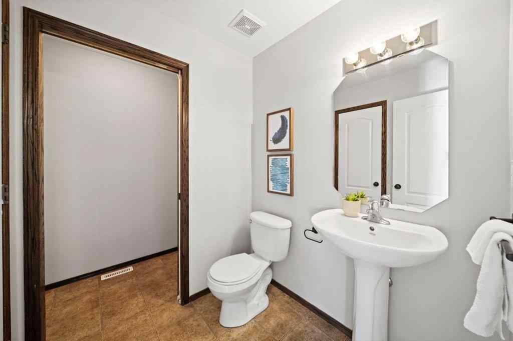 MLS® A2262055 - 668 Lancaster Drive  in Lonsdale Red Deer, Residential