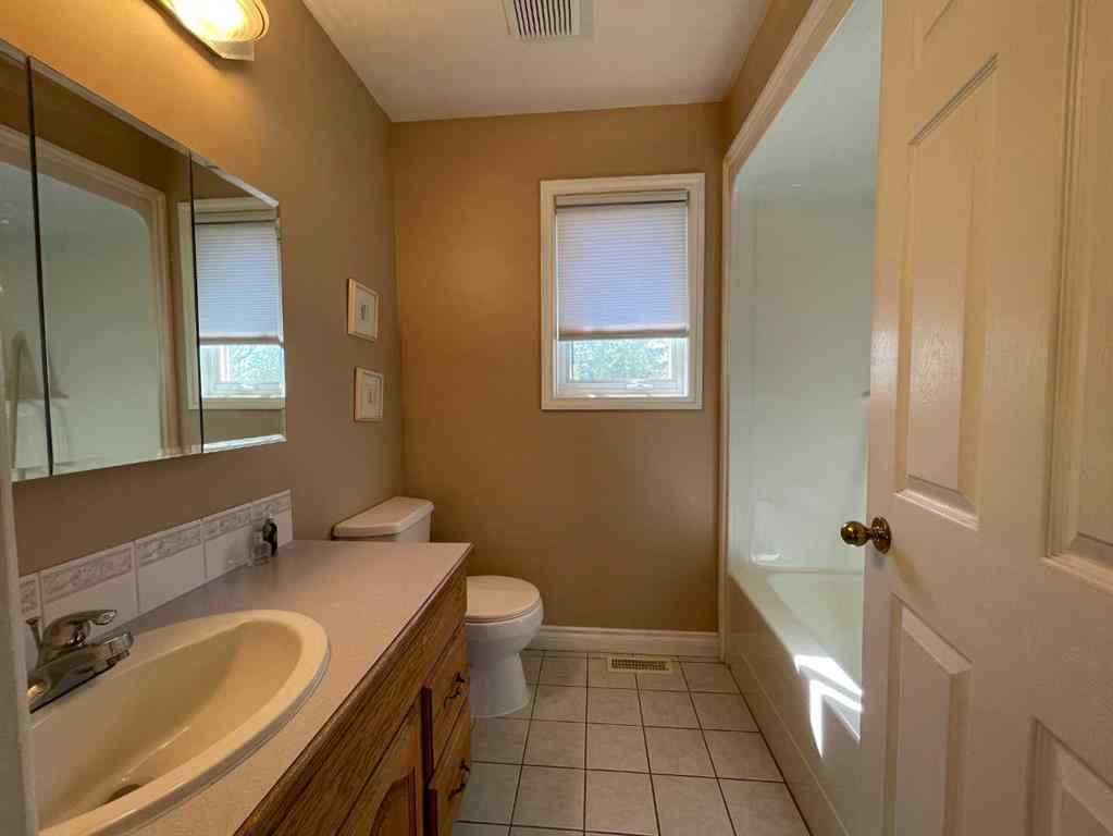 MLS® A2262056 - 353 9 Street W in NONE Cardston, Residential