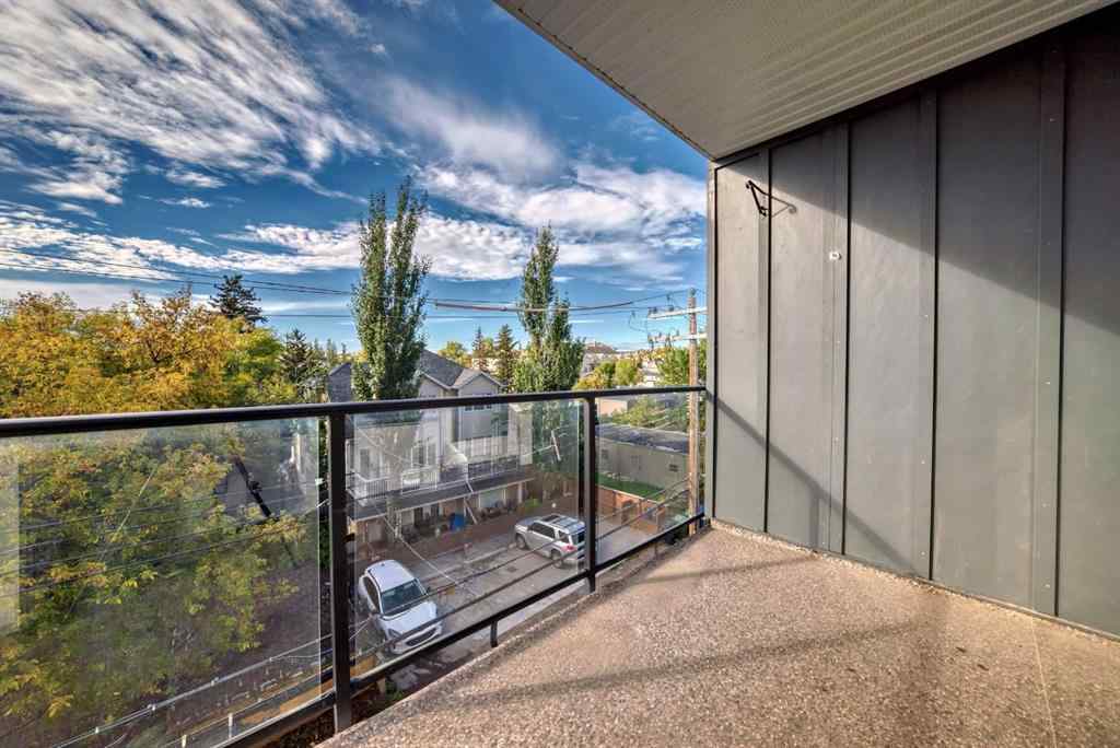 MLS® A2262057 - Unit #206 1521 26 Avenue SW in South Calgary Calgary, Residential