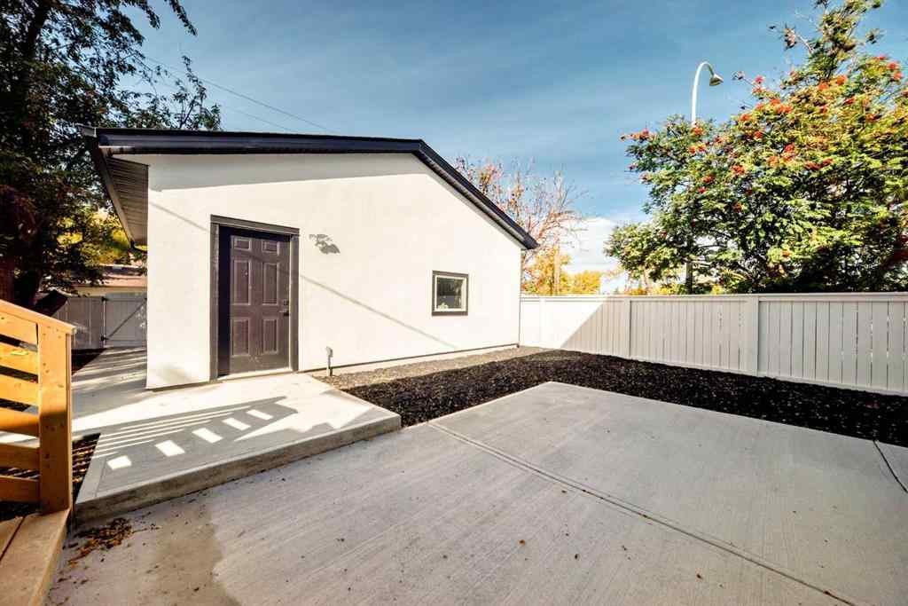 MLS® A2262062 - 1 Cherovan Drive SW in Chinook Park Calgary, Residential