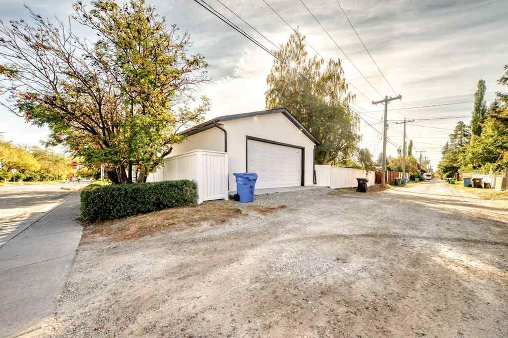 MLS® A2262062 - 1 Cherovan Drive SW in Chinook Park Calgary, Residential