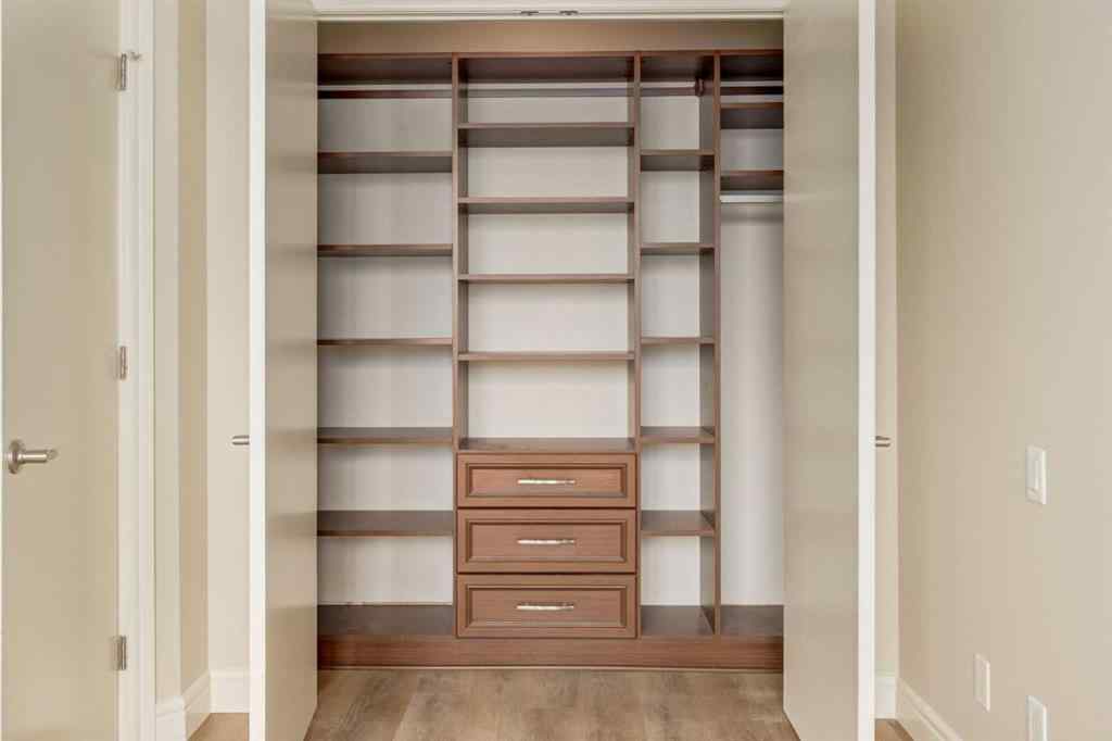 MLS® A2262070 - Unit #1700 817 15 Avenue SW in Beltline Calgary, Residential