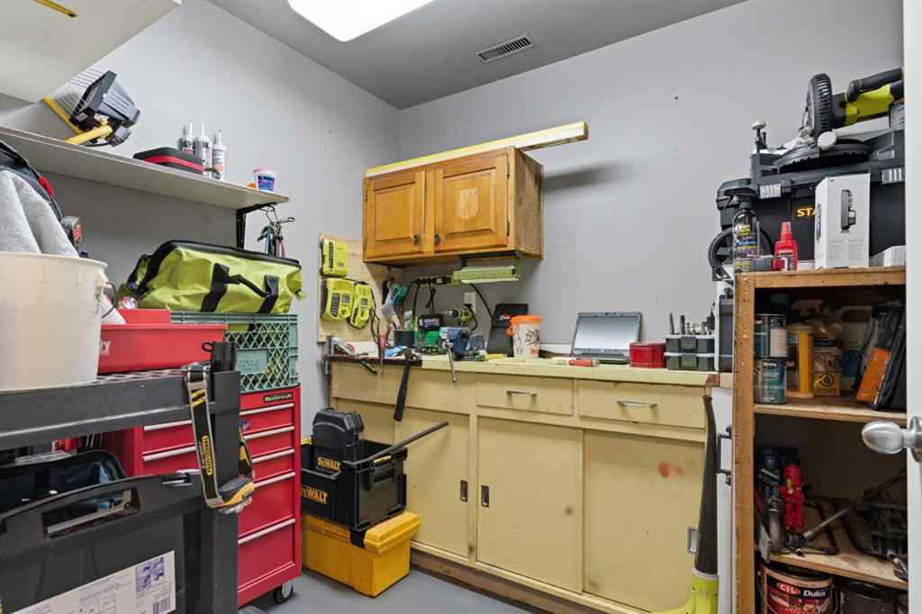 MLS® A2262085 - 165 Sunvale Crescent SE in Sundance Calgary, Residential