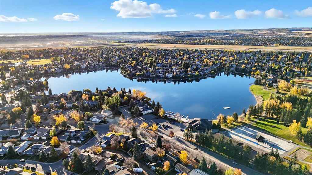 MLS® A2262085 - 165 Sunvale Crescent SE in Sundance Calgary, Residential