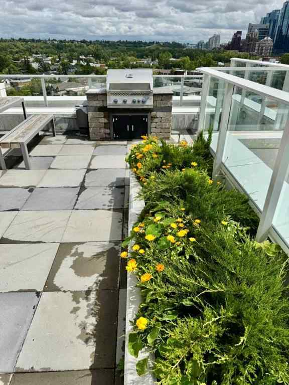 MLS® A2262086 - Unit #301 1107 Gladstone Road NW in Hillhurst Calgary, Residential