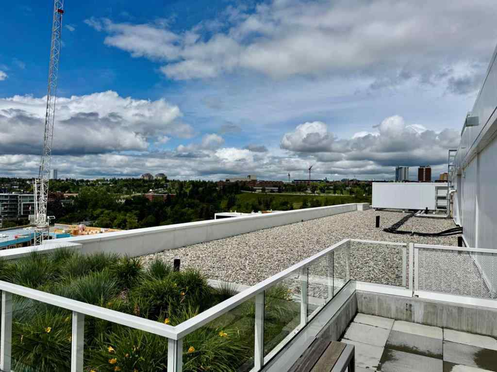 MLS® A2262086 - Unit #301 1107 Gladstone Road NW in Hillhurst Calgary, Residential