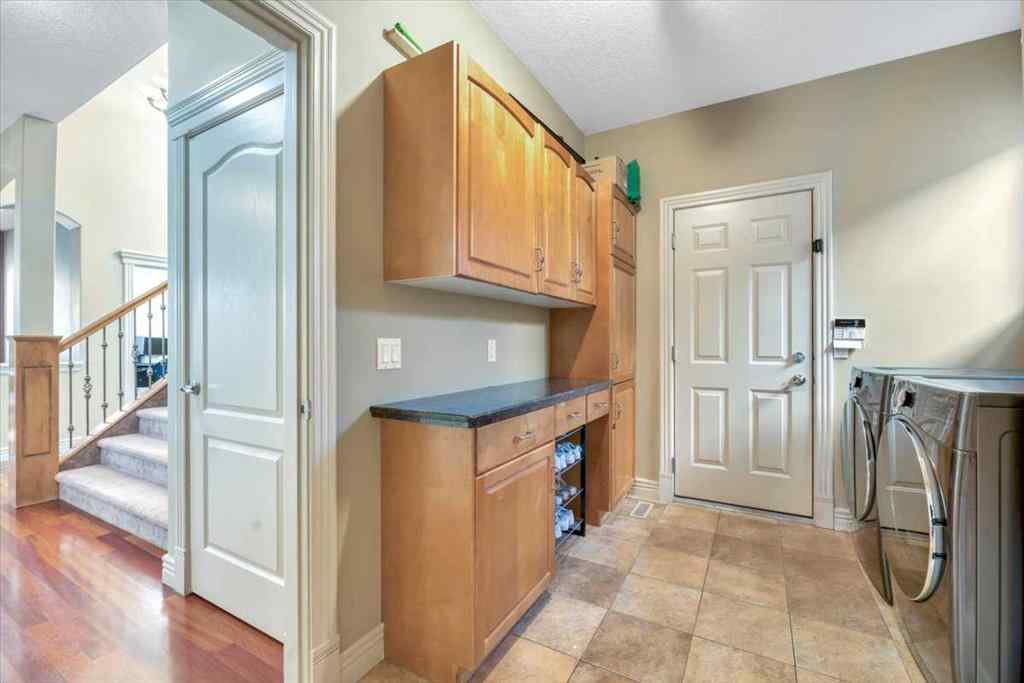 MLS® A2262087 - 89 Springborough Boulevard SW in Springbank Hill Calgary, Residential
