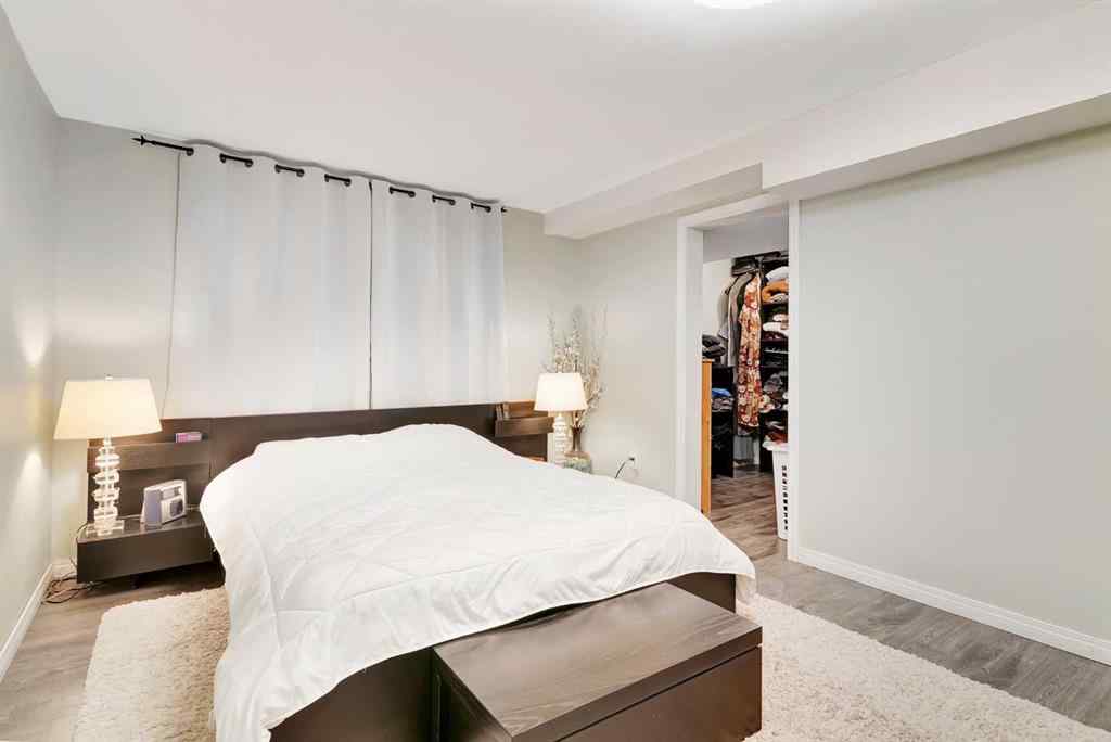 MLS® A2262089 - 301 38 Street SW in Wildwood Calgary, Residential