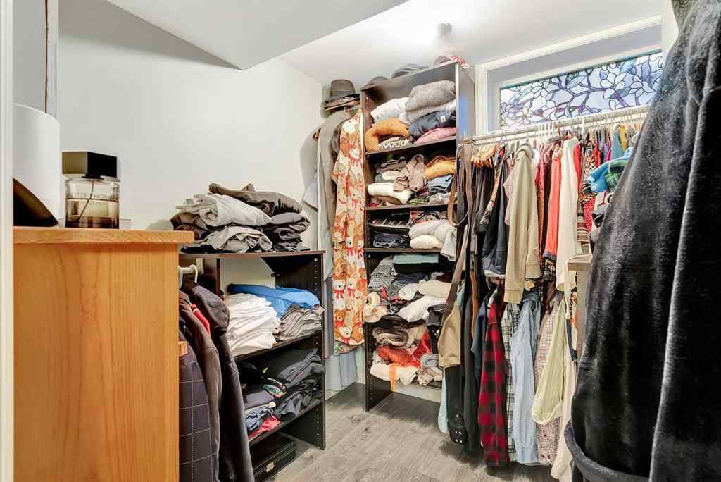 MLS® A2262089 - 301 38 Street SW in Wildwood Calgary, Residential