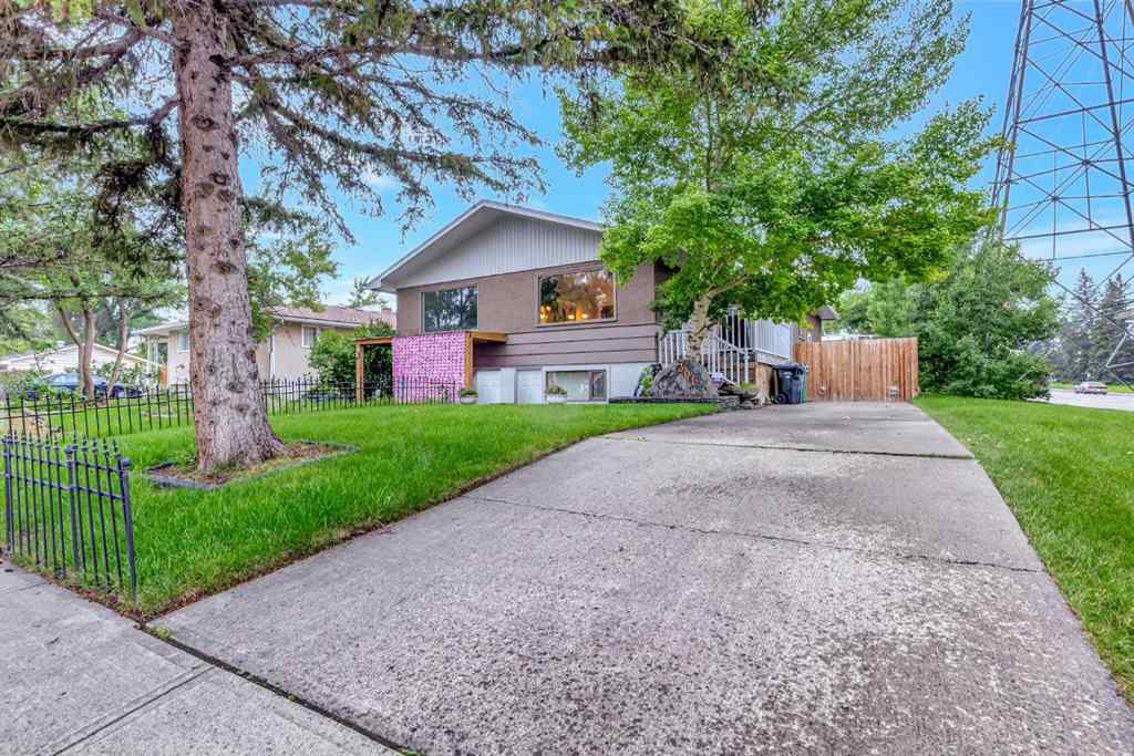 MLS® A2262089 - 301 38 Street SW in Wildwood Calgary, Residential