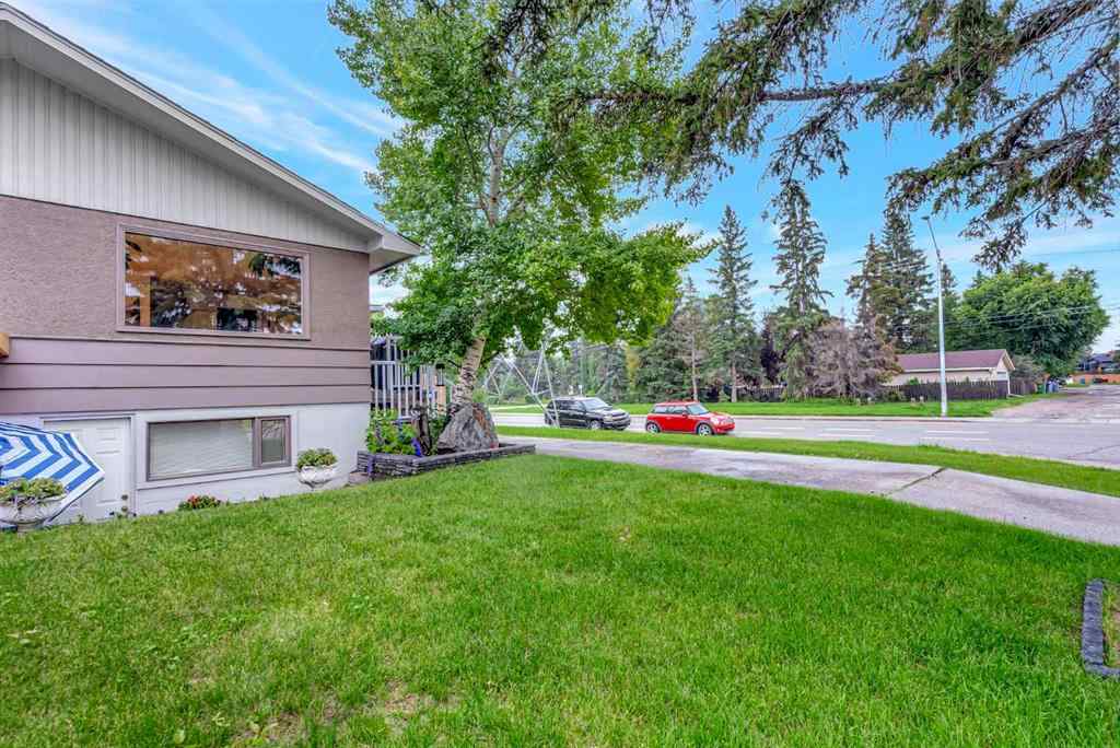 MLS® A2262089 - 301 38 Street SW in Wildwood Calgary, Residential