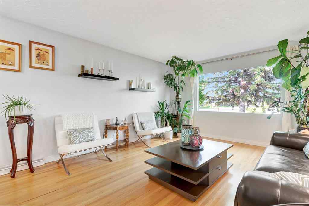 MLS® A2262089 - 301 38 Street SW in Wildwood Calgary, Residential