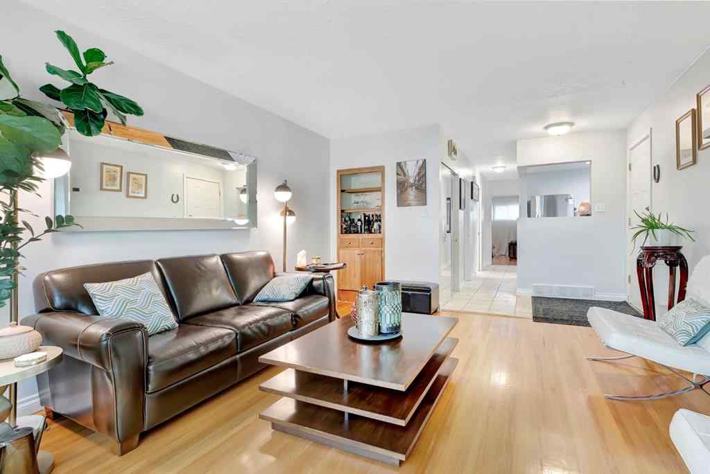 MLS® A2262089 - 301 38 Street SW in Wildwood Calgary, Residential