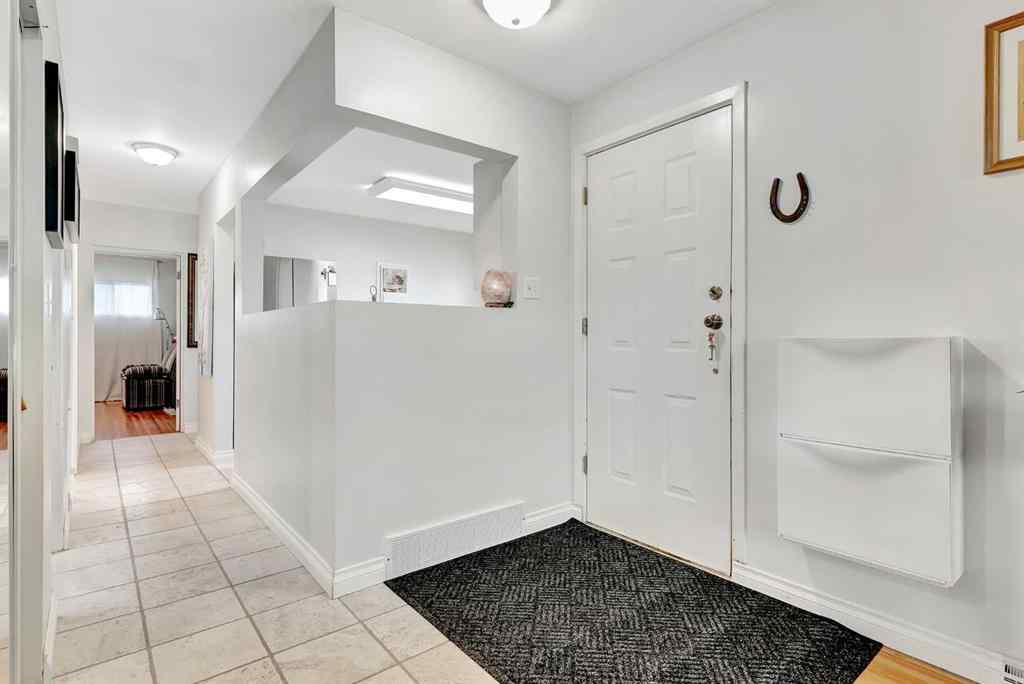 MLS® A2262089 - 301 38 Street SW in Wildwood Calgary, Residential