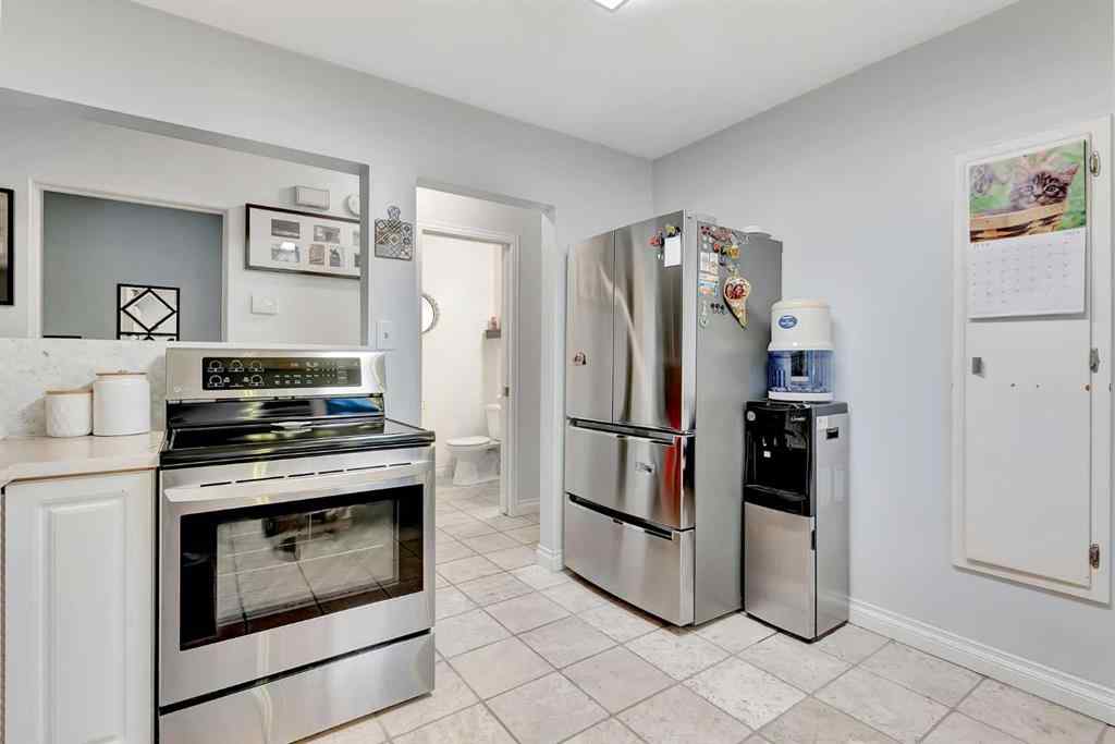 MLS® A2262089 - 301 38 Street SW in Wildwood Calgary, Residential