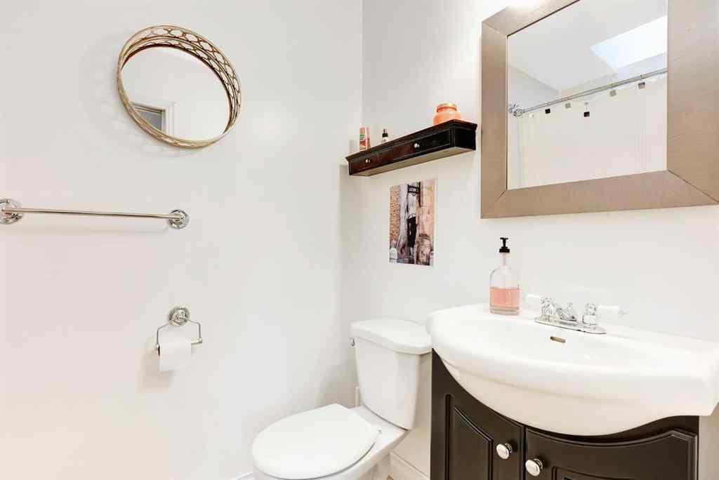 MLS® A2262089 - 301 38 Street SW in Wildwood Calgary, Residential