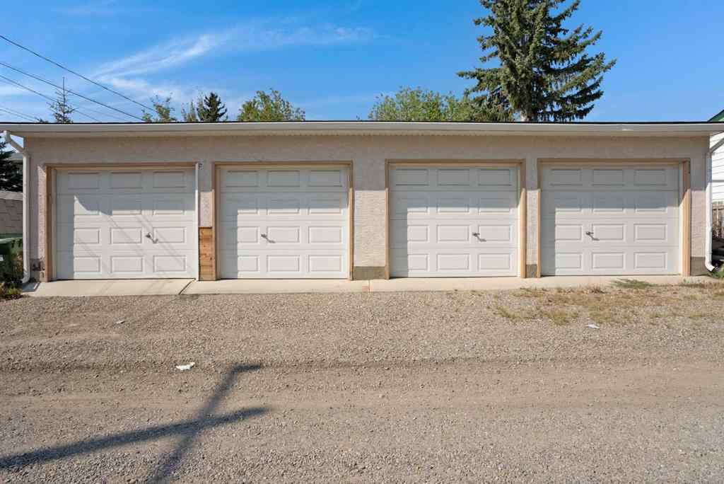 MLS® A2262090 - 6014 37 Street SW in Lakeview Calgary, Residential