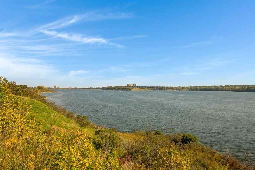 MLS® A2262090 - 6014 37 Street SW in Lakeview Calgary, Residential