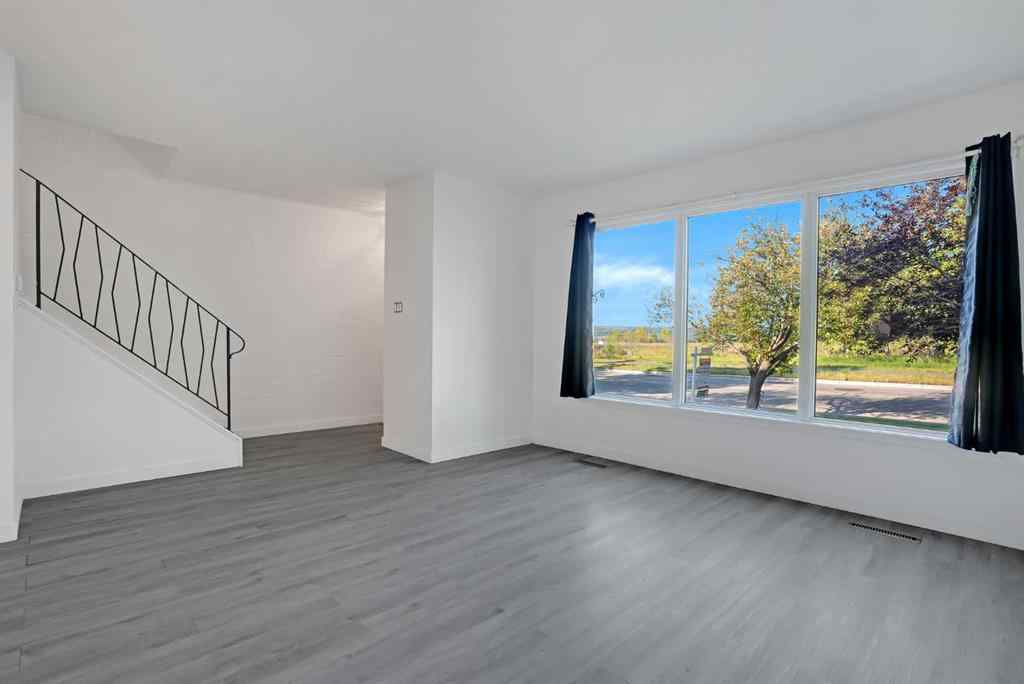 MLS® A2262090 - 6014 37 Street SW in Lakeview Calgary, Residential