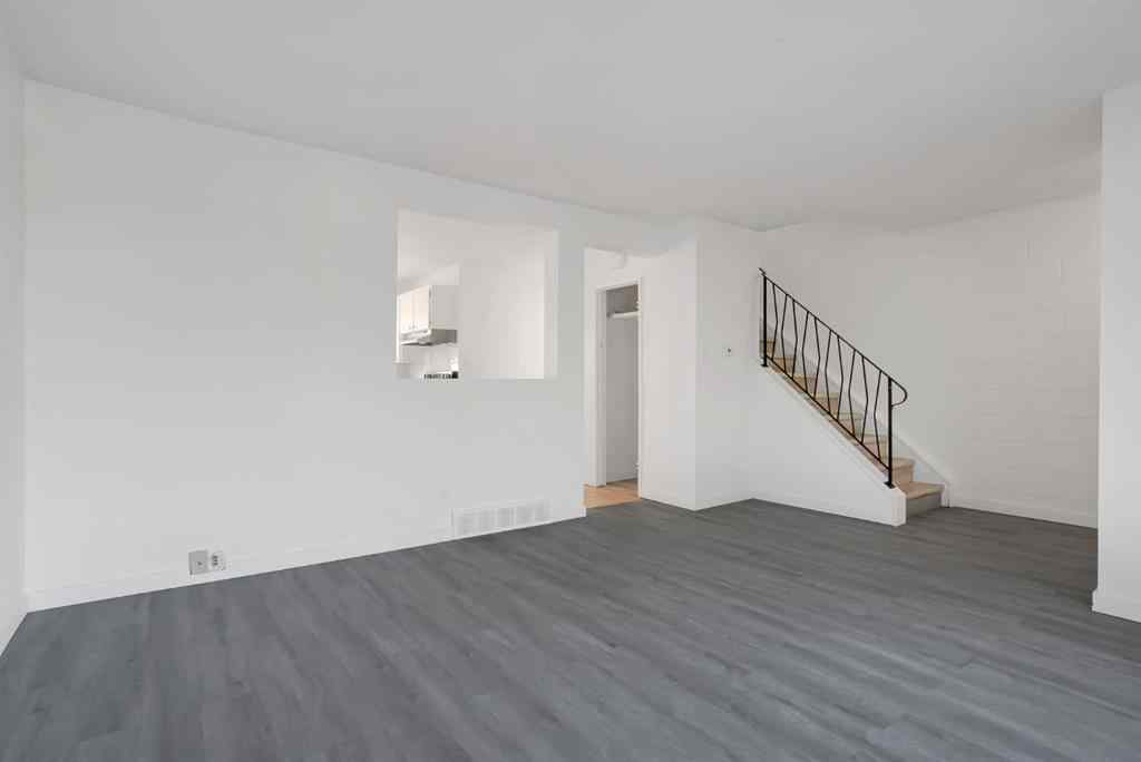 MLS® A2262090 - 6014 37 Street SW in Lakeview Calgary, Residential