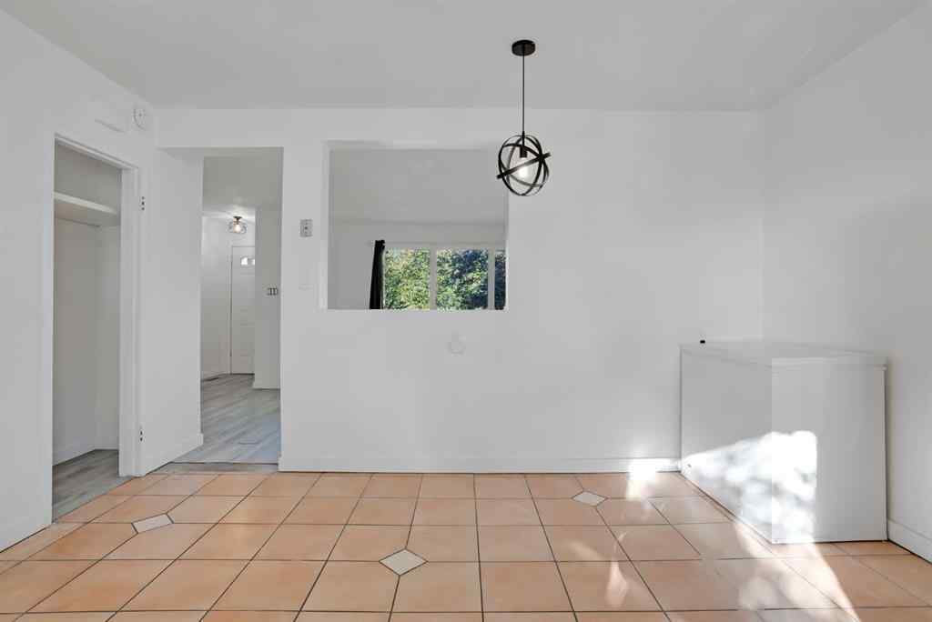 MLS® A2262090 - 6014 37 Street SW in Lakeview Calgary, Residential