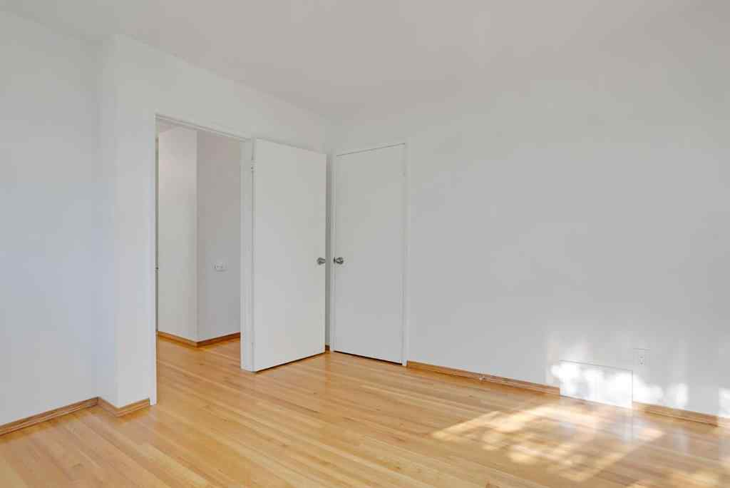 MLS® A2262090 - 6014 37 Street SW in Lakeview Calgary, Residential