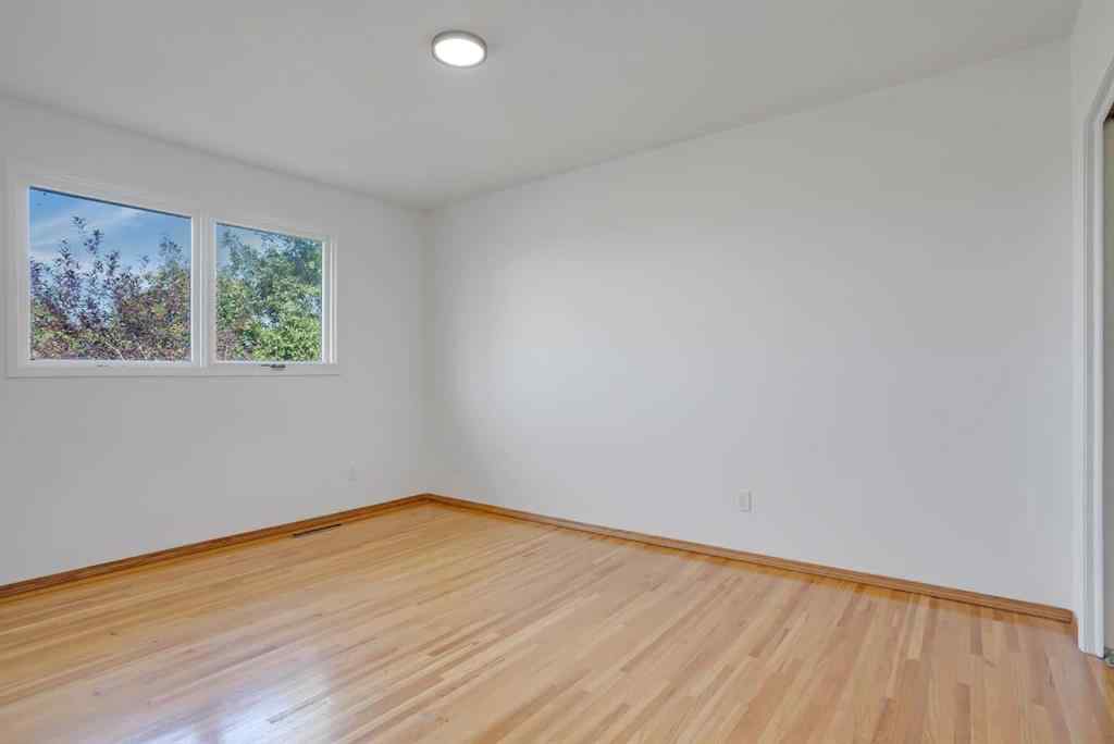 MLS® A2262090 - 6014 37 Street SW in Lakeview Calgary, Residential