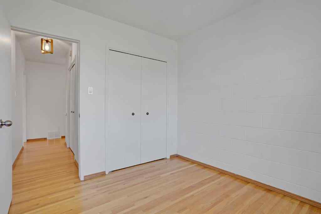 MLS® A2262090 - 6014 37 Street SW in Lakeview Calgary, Residential